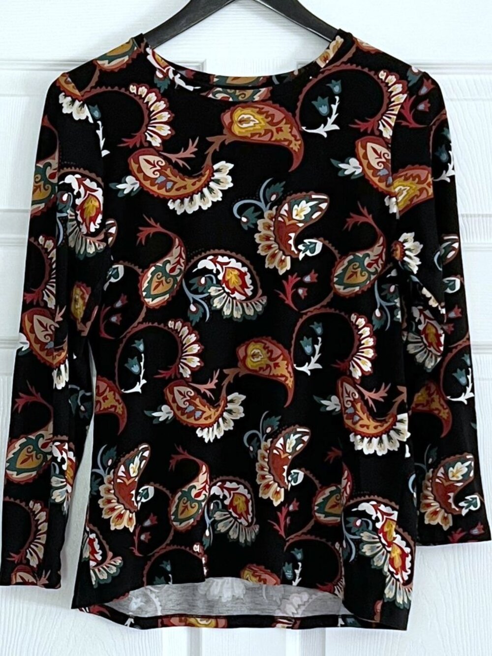 Chico’s black colorful paisley long sleeve stretch top blouse size 2 (L)